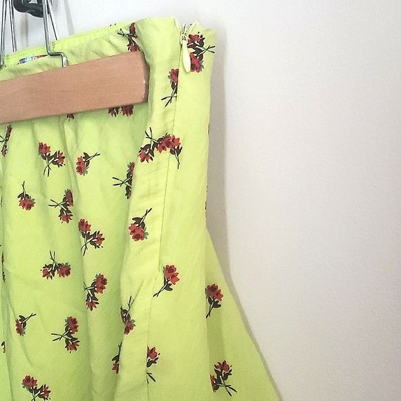 Urban Outfitters Mini Floral Skirt - Picture 2 of 6